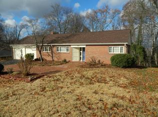 3958 Skyland Dr, Kingsport, TN 37664