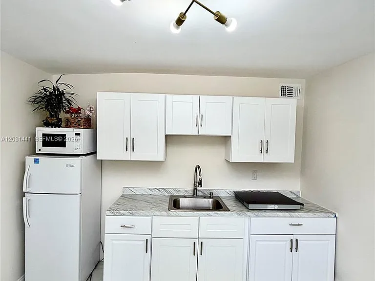 124 Harvard Rd — Photo 15