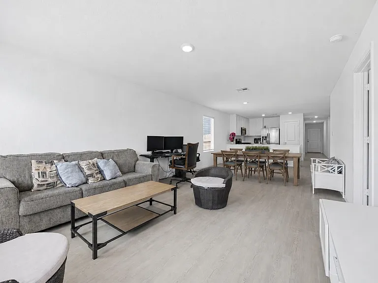 108 Evening Glow Dr — Photo 4