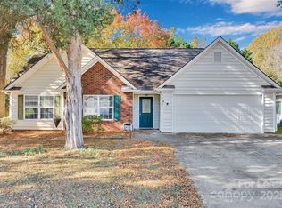 6340 S Bend Ln, Charlotte, NC 28277