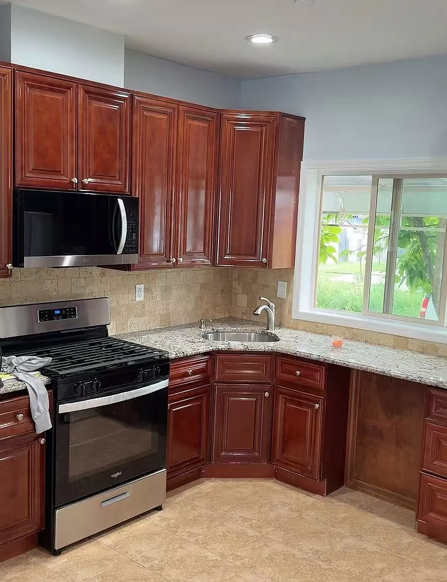 3 bed, 1200 sqft, $3,000 — Photo 2