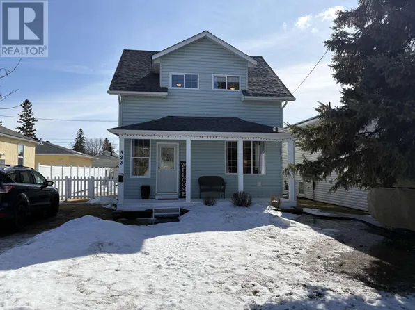 523 1st St E, Fort Frances, ON P9A 1L2