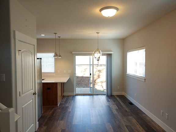 3rd image of 1055-1057 Big Fir Pl S #1055