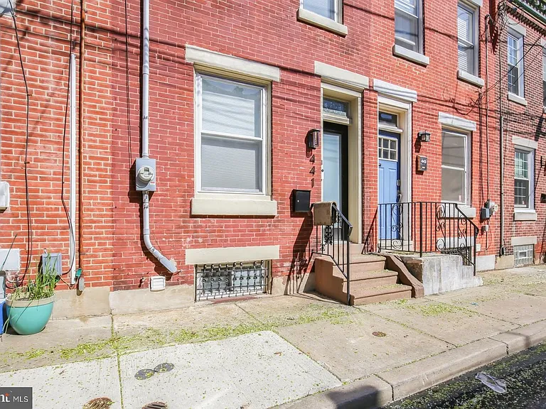 441 E Flora St — Photo 23