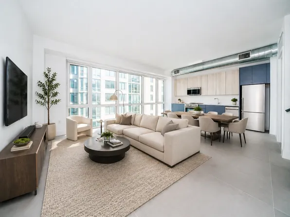 339 West 38th Street image 1 of 13