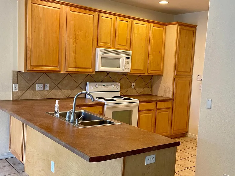 4565 Prestige Point — Photo 4