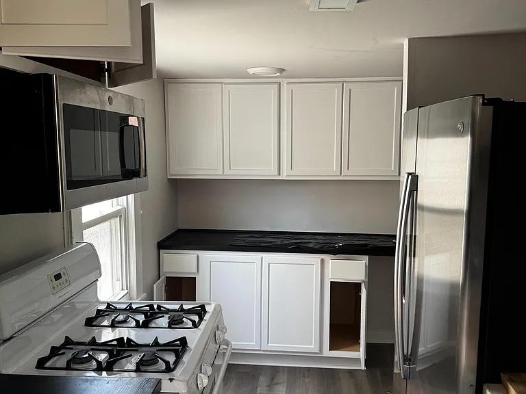 28 Mount Holly Ave — Photo 2