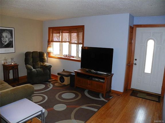 3rd image of 119 Kirkwood Dr