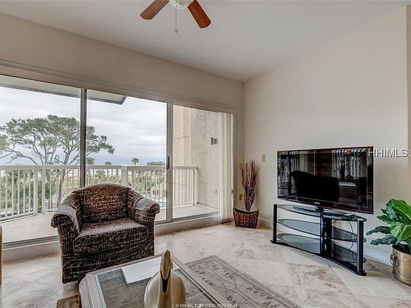 5th image of 75 Ocean Ln APT 303