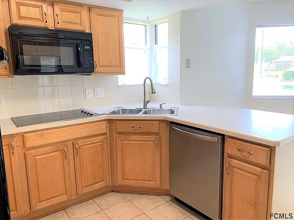 4th image of 3 Oxford Ln #3
