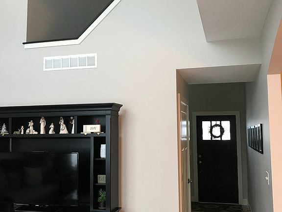 5th image of 3466 Foxtail Ct