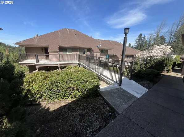 55 Rockridge Dr #55, Eugene, OR 97405