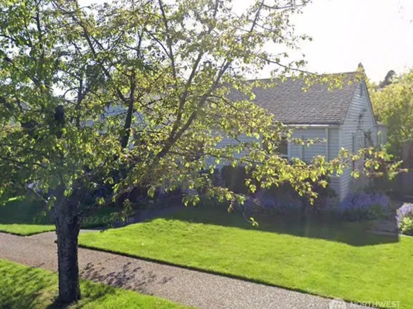 5811 56th Avenue NE, Seattle, WA 98105