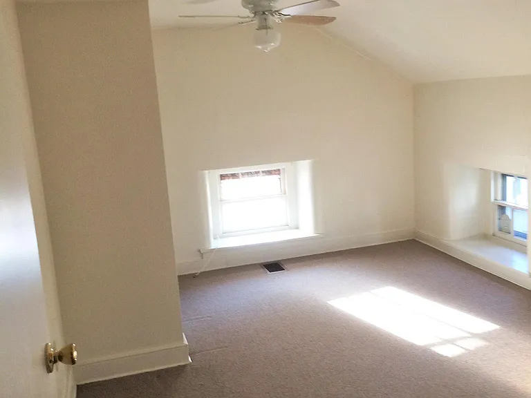 133 E 1st Ave #3 — Photo 7