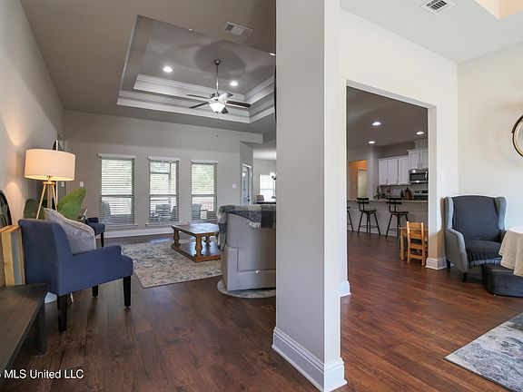 4th image of 6626 Sugarcane Cir