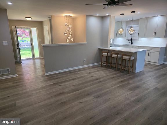 5th image of 6318 Barrs Ln