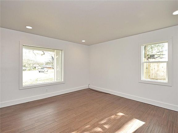 2nd image of 6608 Jamaica Ct