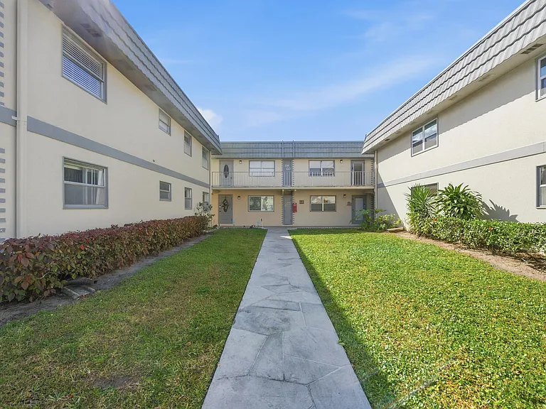 452 Brittany Dr #J — Photo 23