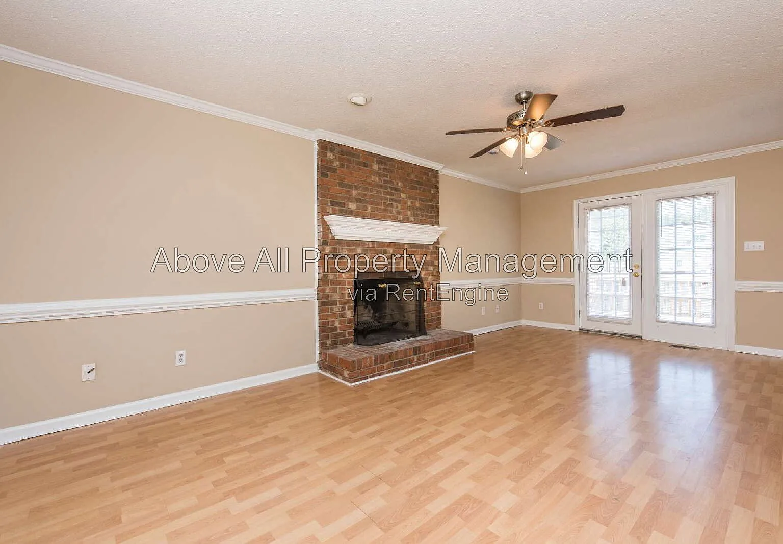 3 bed, 2.5 bath, 1423 sqft, $1,650 — Photo 4