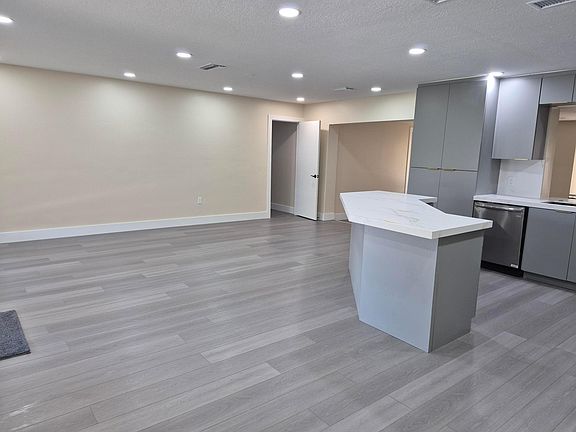 5th image of 11320 NW 31st Street
