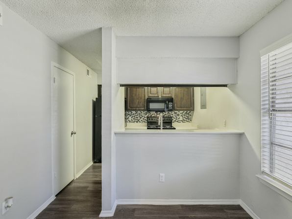 1910 Joe Ramsey Blvd E #107