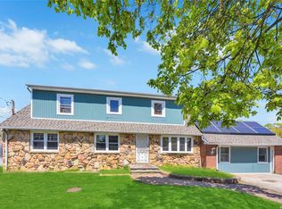 15 Dalton Rd, Bay Shore, NY 11706