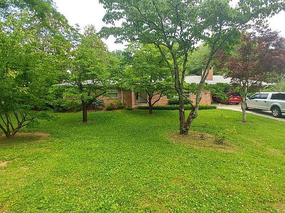 2nd image of 340 Louisiana Ave