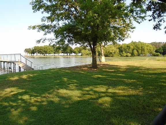 5th image of 224 Lake Shore Ln