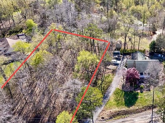 3rd image of 407 Chelaque Way