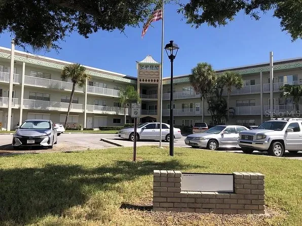 2071 Australia Way W APT 29, Clearwater, FL 33763