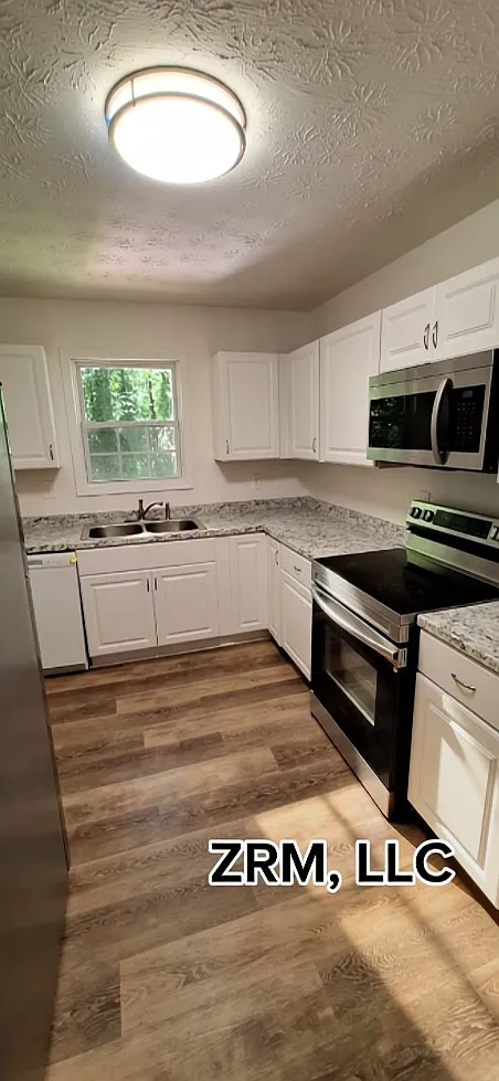 2 bed, 1.5 bath, 950 sqft, $1,295 — Photo 3