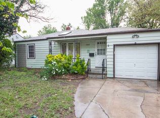 2827 E Clover Ln, Wichita, KS 67216