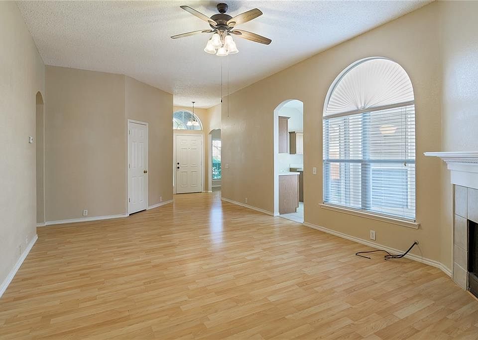 1st image of 11489 Clover Knoll Dr
