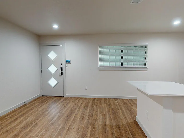 Lakewood Village — Photo 15