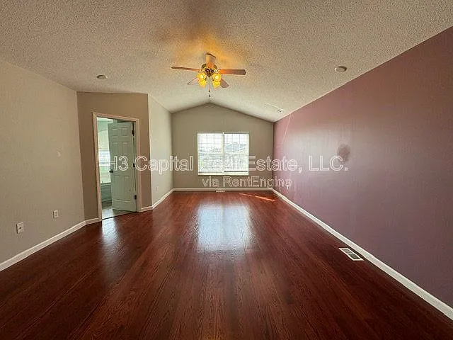 1041 Flora Lake Ct — Photo 18