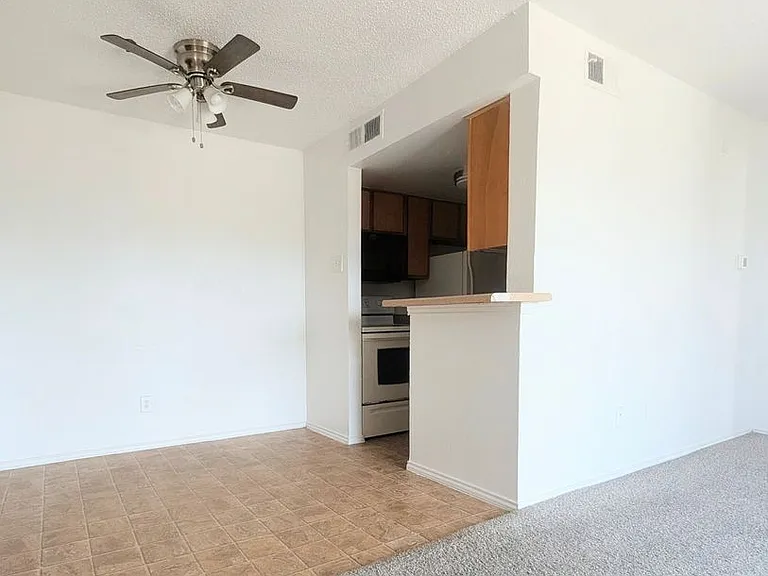 Bennett Place Apartments — Photo 29
