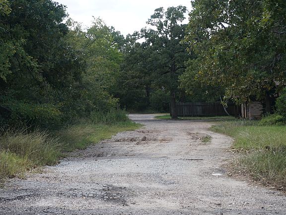 2nd image of 4412 Linsey (pvt) Ln