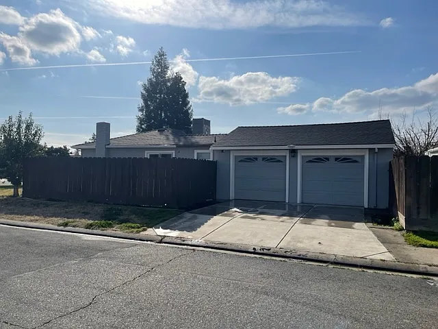 313 Hedstrom Rd — Photo 16