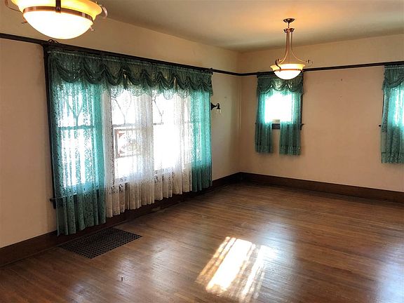 4th image of 1111 Douglas Ave
