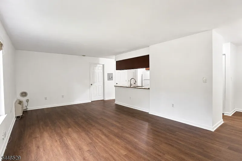 1 bed, 1.0 bath, $1,900 — Photo 3