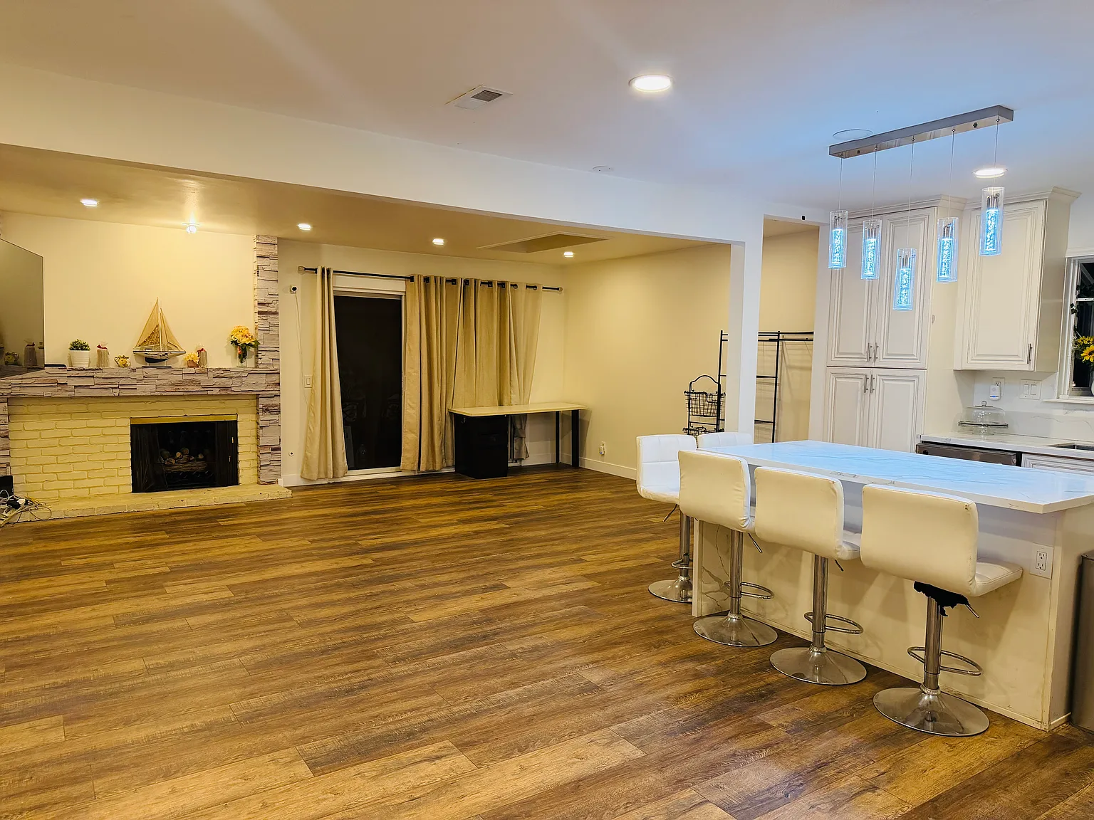 3 bed, $4,000 — Photo 3