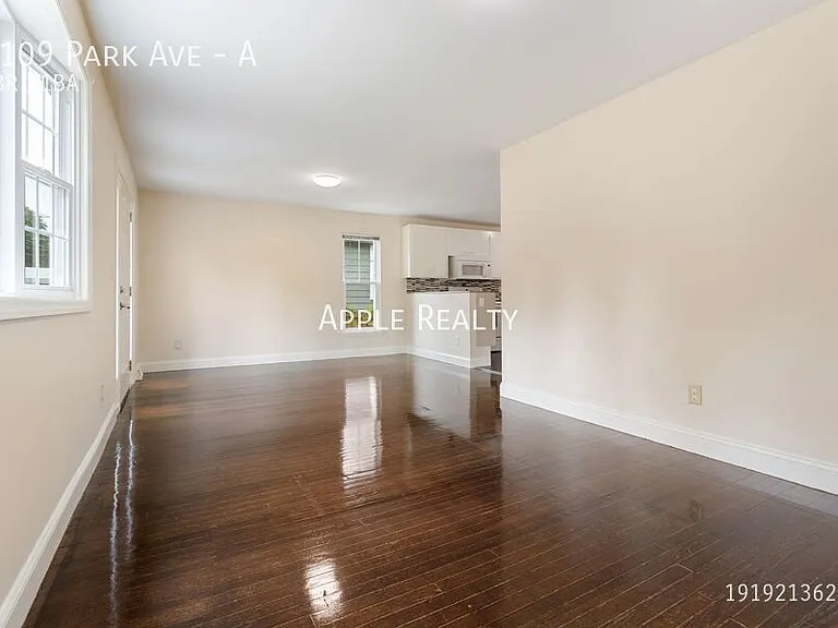 1109 Park Ave #A — Photo 5