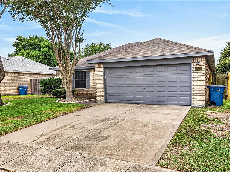 6810 Blue Skyway Dr — Photo 42