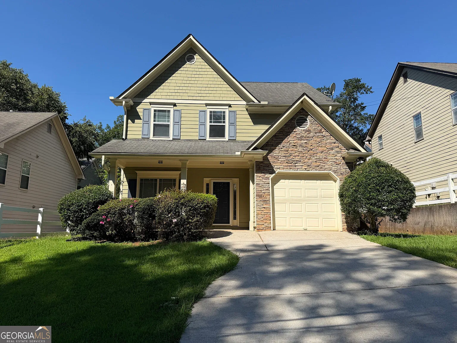 3 bed, 2.5 bath, 1852 sqft, $1,925 — Photo 1