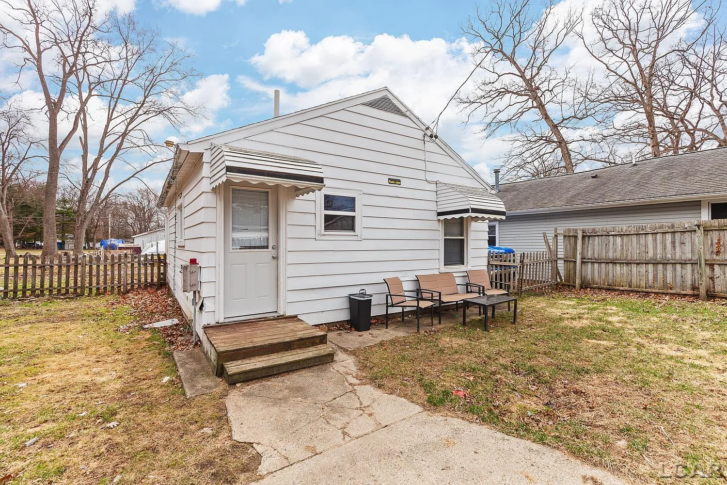 502 Wilbur Ave photo 1