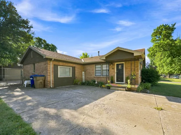 1220 N Lakeview Dr, Derby, KS 67037