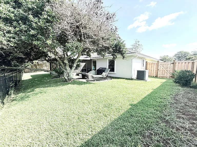 1078 Celebrant Dr — Photo 35