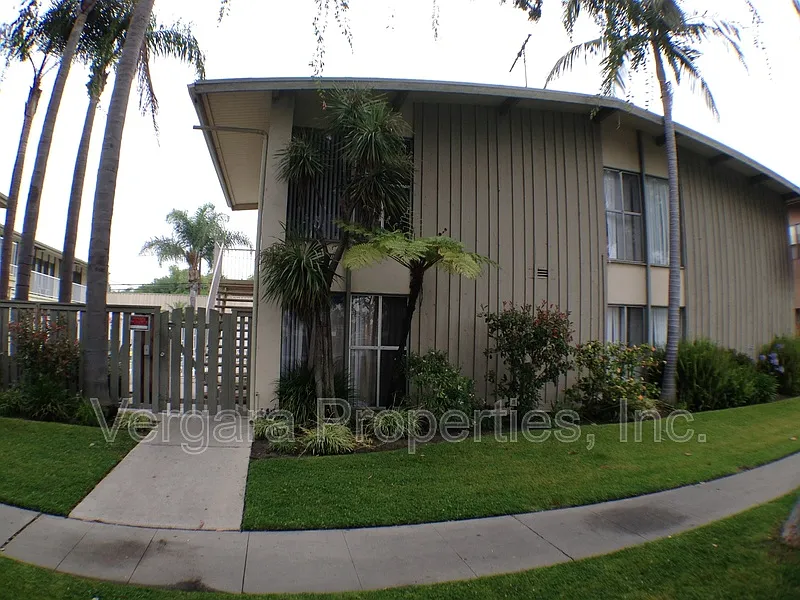 1 bed, 1.0 bath, 650 sqft, $1,995 — Photo 3