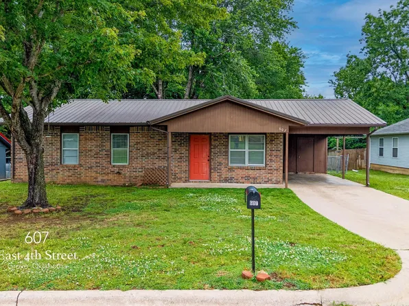 607 E 4th Pl, Grove, OK 74344