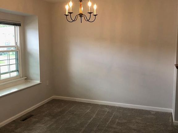 5th image of 576 Millshire Dr